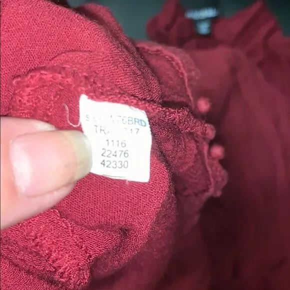 American Rag super cute red top with bell sleeves - Picture 8 of 8